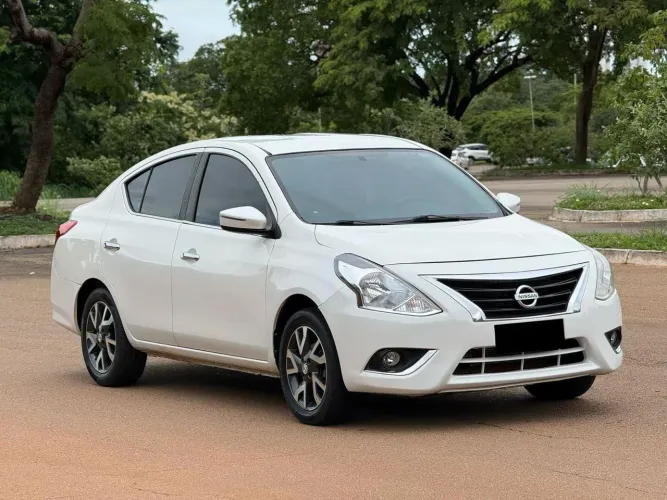 Nissan Versa Unique 1.6 16V Flex 4P Mec. 2016