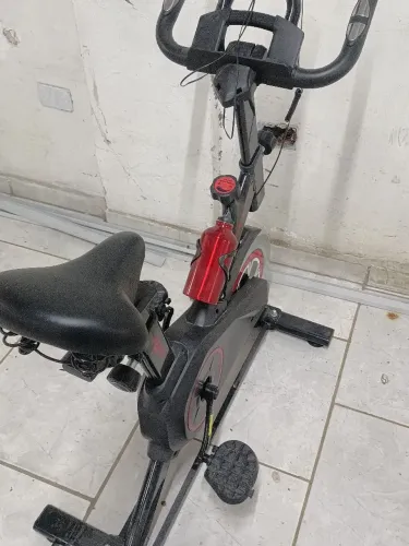 Bicicleta engormetrica exercícios