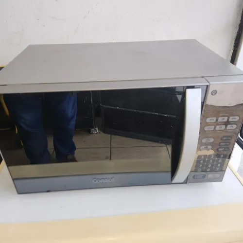 Micro-ondas cônsul em perfeito estado com garantia de três meses 