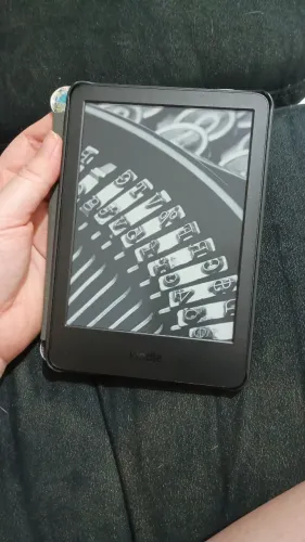 Kindle 11ª Geração (Modelo 2024) - Com Defeito (Toque Fantasma)