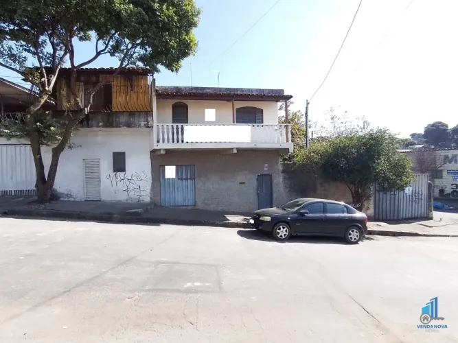 Lote 436m² plano com 4 Casas na Região de Venda Nova