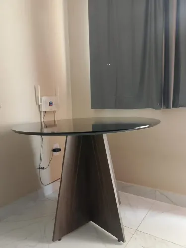 Mesa de Jantar Redonda de Madeira - R$ 420 (Negociável)