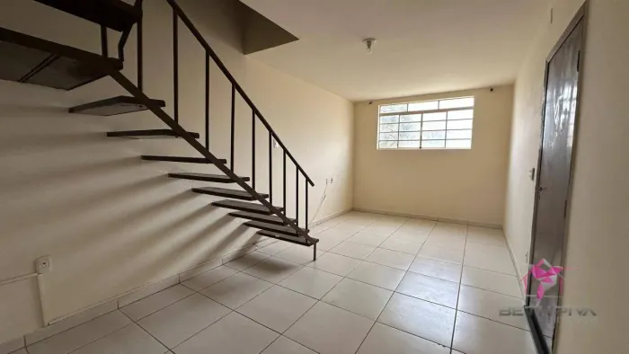 Sobrado com 3 dormitórios para alugar, 140 m² por R$ 1.500,00/mês - Centro - Leme/SP