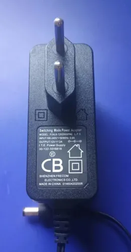 Fonte de energia 1 linha 12V 2A - Mod. F24L6-120200SPAE Plug P4