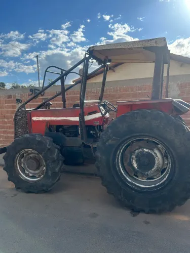 Vende se trator traçado 275