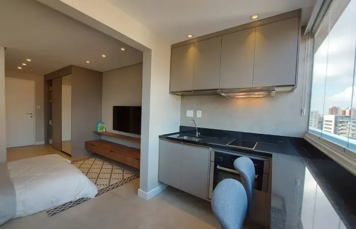 127696-Studio Mobiliado com Varanda e Ar-condicionado