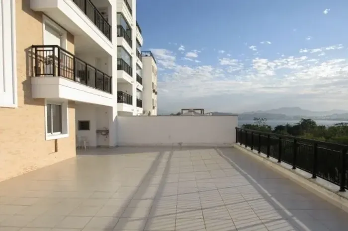 Apartamento para Locação em Florianópolis, Abraão, 3 dormitórios, 3 suítes, 4 banheiros, 2