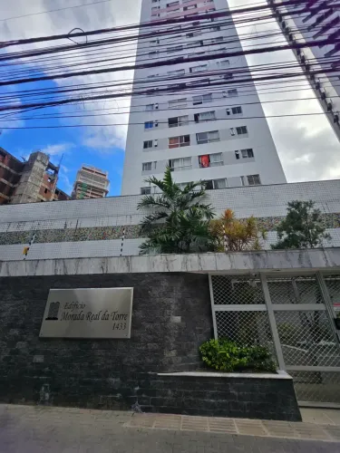 Alugo apartamento com 2 quartos, 1 banheiro e 1 vaga na Torre - Recife - PE