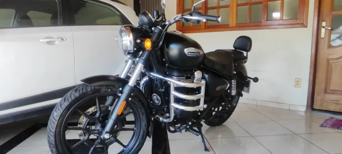 Meteor 350 - Stellar Black - 2025/2026