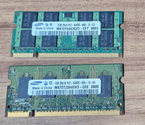 Memoria Ram Sansung Notebook DDR2 ( 1 pente de 2 giga + 1 pente de 1 giga)