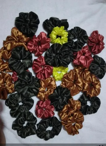 xuxinhas (scrunchies) de cetim 