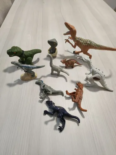 Dinossauros kit com 10 peças 