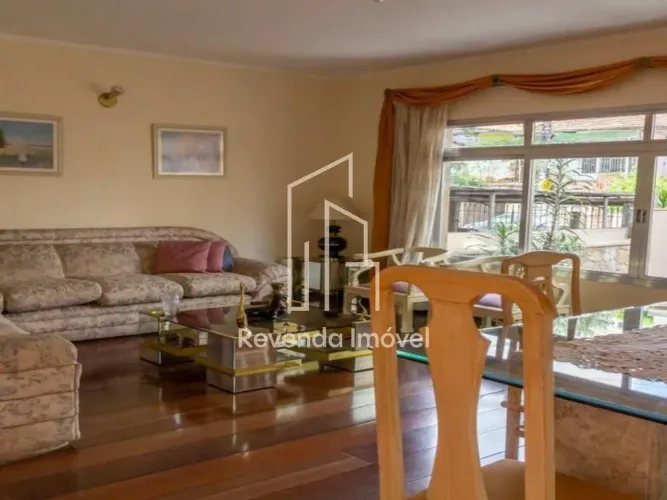 Linda Casa Sobrado 400m² 3 dorm 1 suíte 3 vagas na Chácara Inglesa!