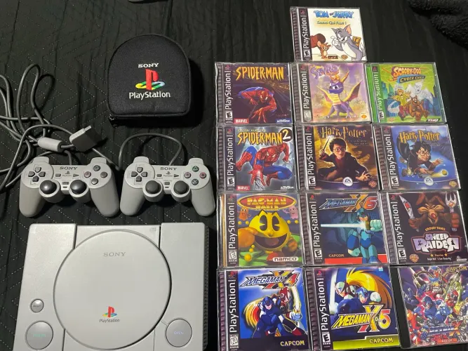 PlayStation 1 Fat na Caixa Original Serial Batendo + 13 Jogos + 2 Controles + 6 Memory 
