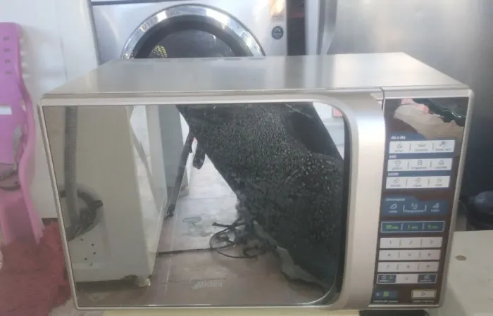 Microondas Midea 31 litros inox espelhado
