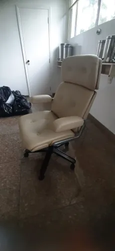 Cadeira para escritório bege