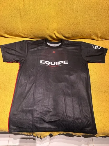 Camiseta training Gracie Barra G R$180,00