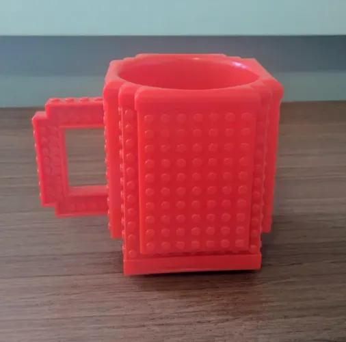 DECORAÇÃO - CANECA ESTILO LEGO COR: VERMELHA