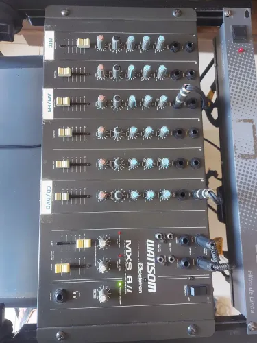 RACK DE SOM WATTSOM DBK 4000,DBK 2000,MESA DE SOM MXS 6II.