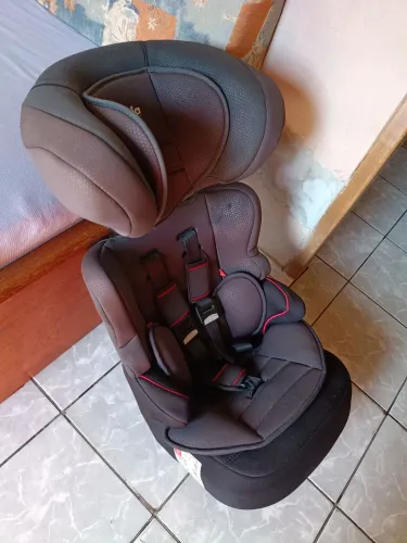 Cadeira Nania para crianças no carro, de 15 a 36 kg 