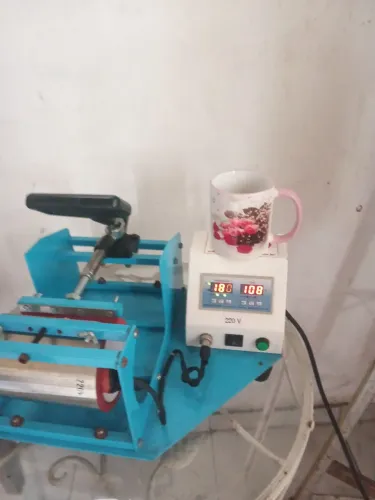 Vendo máquina de estampar canecas 