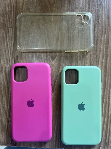 3 capinhas celular iPhone 11