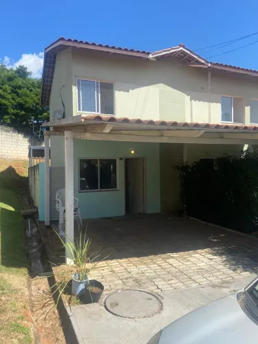 Casa condomínio próximo a av. Bernardo sayao