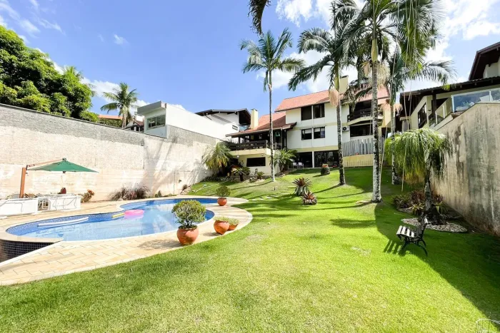Casa à venda no bairro Vila Nova
