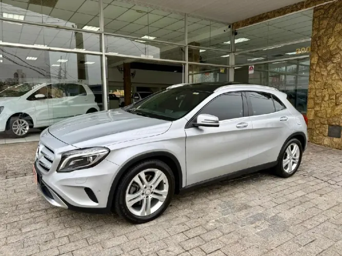 Mercedes-Benz GLA 250 Vision 2.0 TB 16V 211cv Aut. 2015