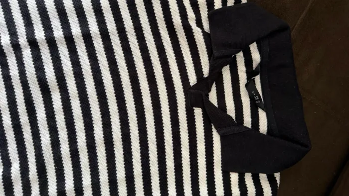 Camisa polo listrada - preto e branco