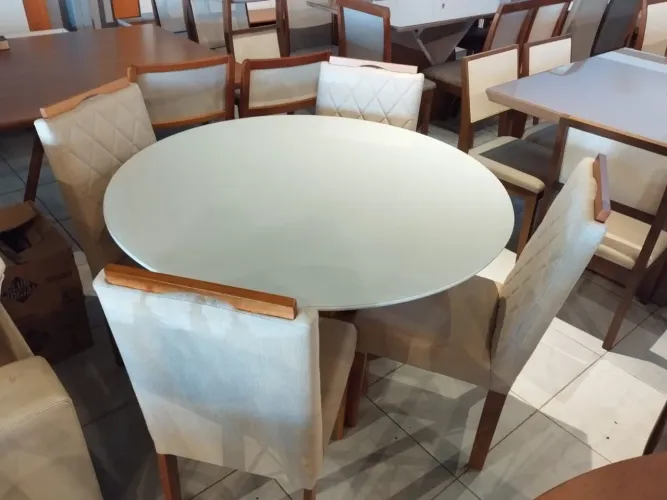 Mesa de madeira completa