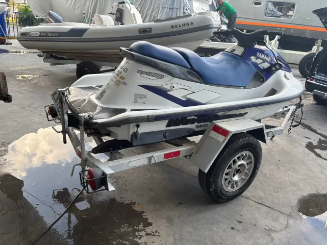 Jetski Yamaha GP 1200 com carreta rodoviária