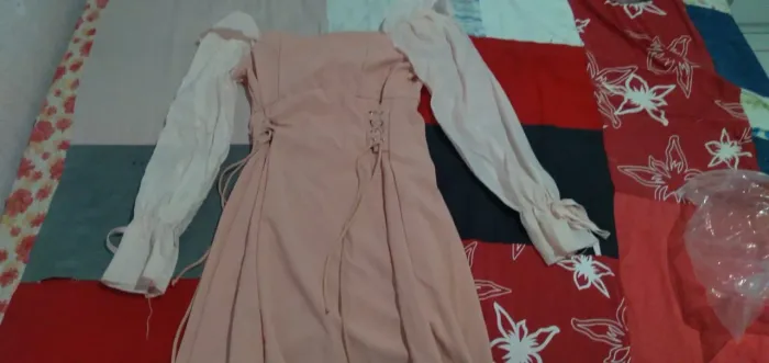 Vende-se vestido rosa novo internacional