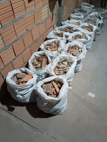 DOACAO de cascalhos ensacados