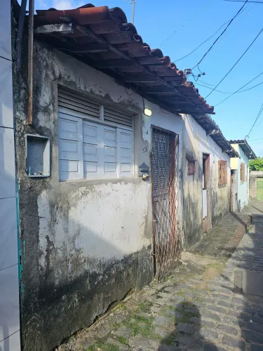 Vende-se casa em boa localização/ lagoa azul Zn