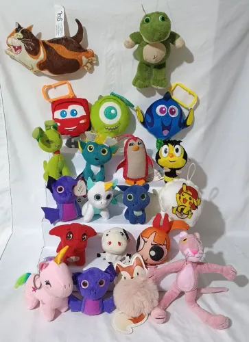 Lote com 20 mini pelúcias de personagens infantis 