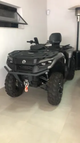 Quadriciclo Can an 700 Max XT- apenas 37 horas