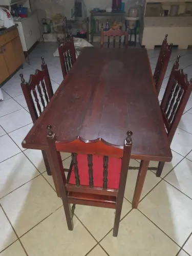 Mesa de jantar com 6 cadeiras