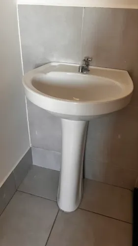 Lavatório e coluna de lavabo