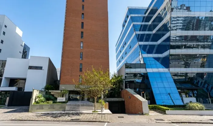 Imóvel para venda possui 92 metros quadrados com 3 quartos em Batel - Curitiba - PR