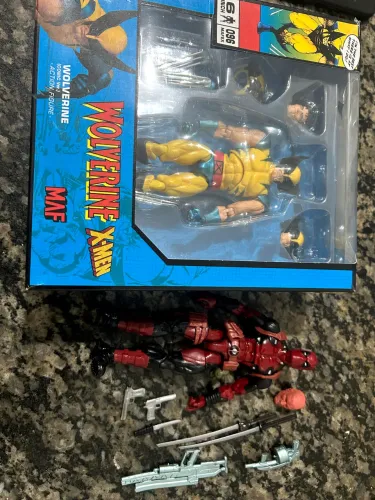 Wolverine CT toys e dead pool bootleg