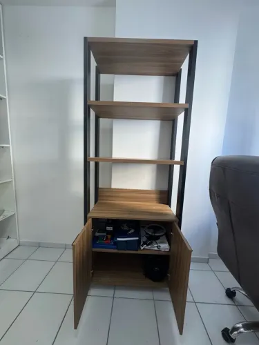 Móvel estante