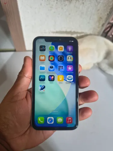Vendo esse iPhone 13 em boas condições