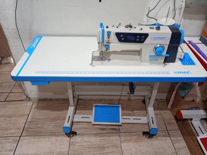 Máquina de costura reta direct drive