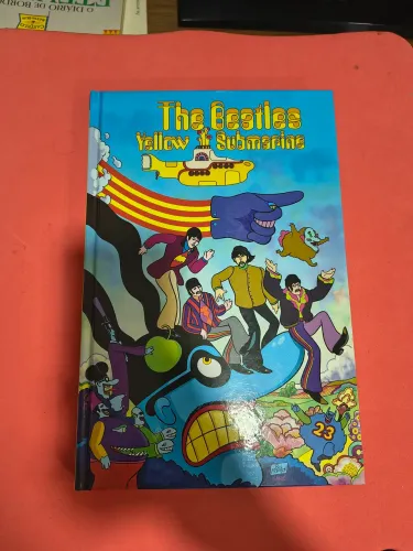 Graphic Novel - The Beatles Yellow Submarine - Editora Darkside (esgotado na editora)