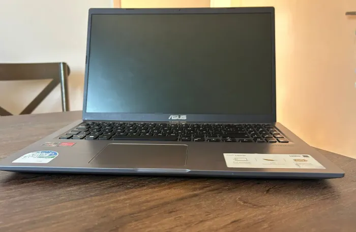 NOTEBOOK ASUS RYZEN 5 - RÁPIDO E IDEAL PARA TRABALHO E ESTUDOS