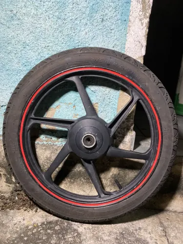 Vendo roda dianteira da factor 125. 