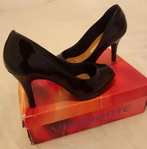 Salto preto feminino