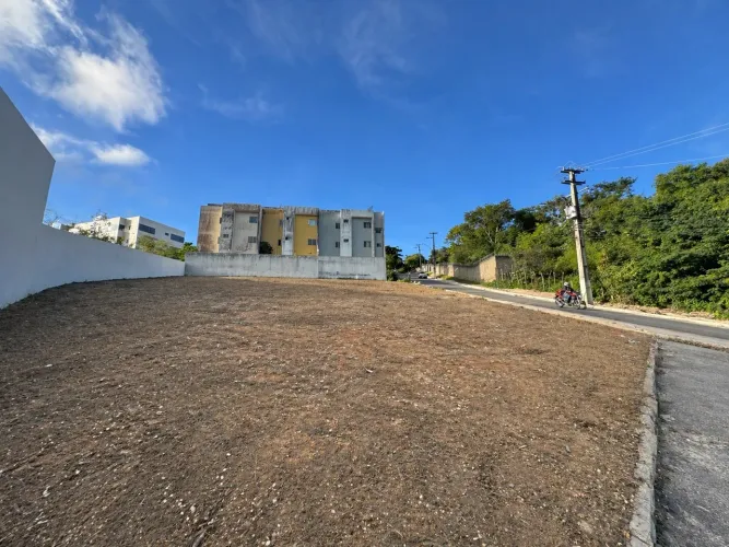 TERRENO NO CENTRO / HELIÓPOLIS