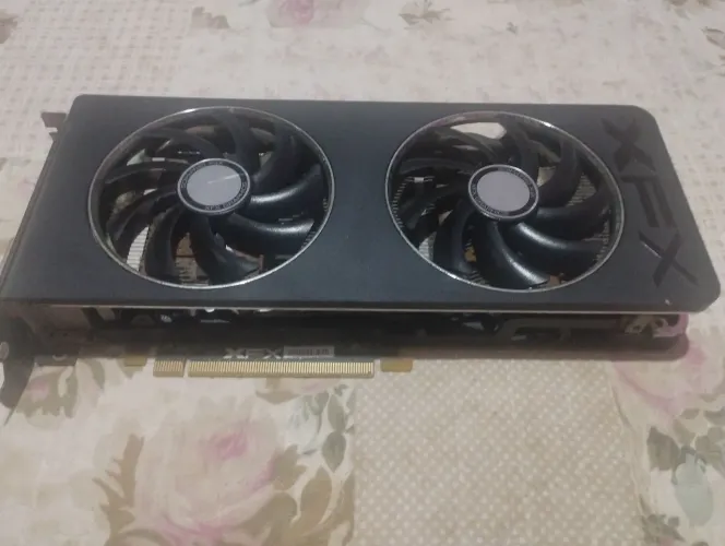 Placa de video XFX Radeon R9 270x 2GB DDR5